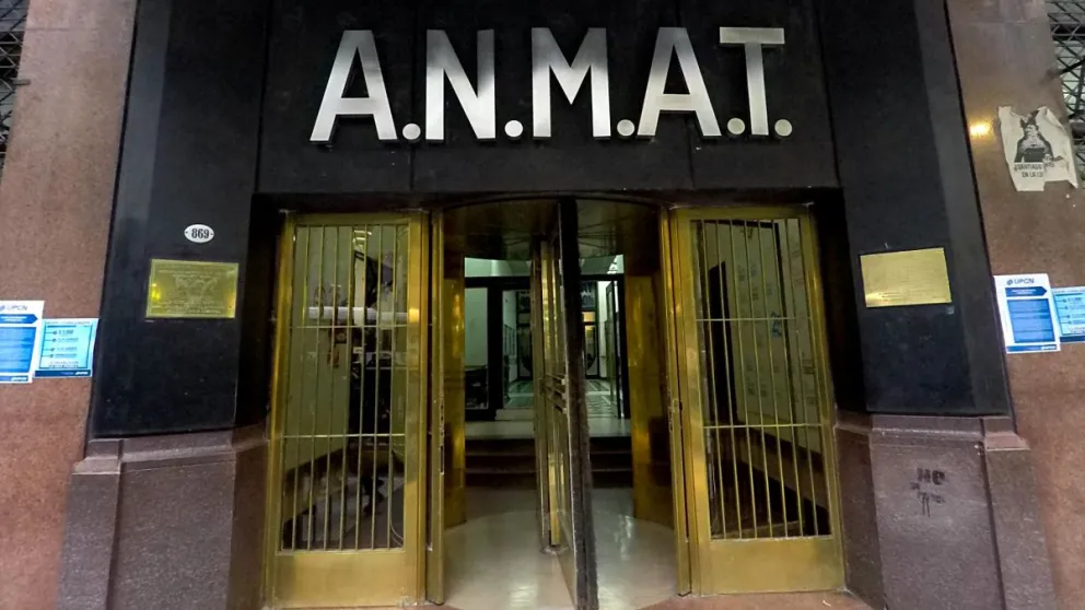 Anmat prohibió un café en granos, una miel y varios snacks