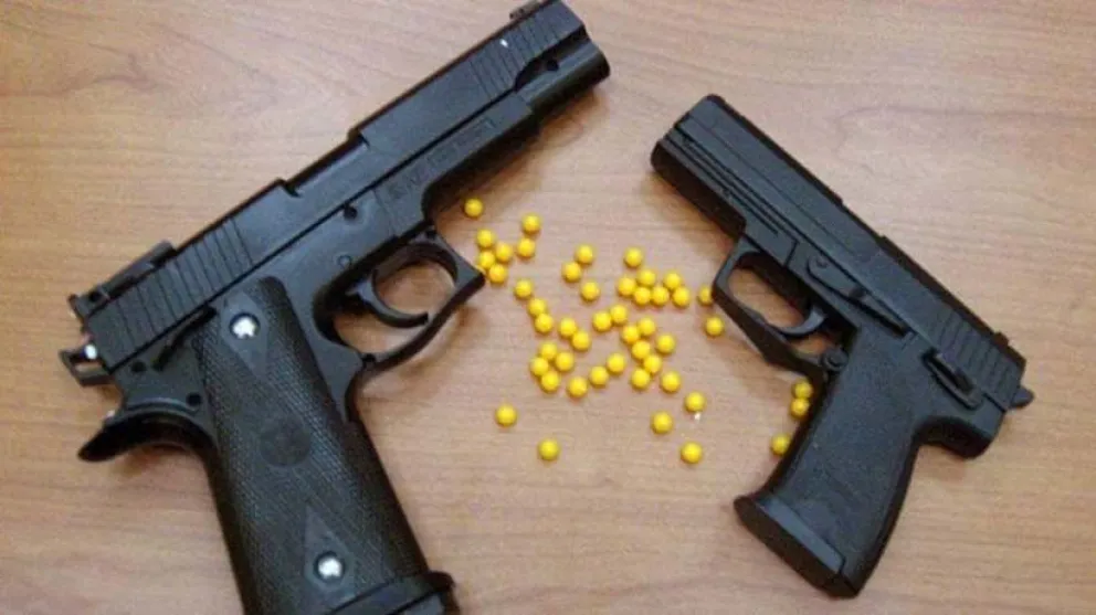 Delincuentes asaltaron un almacen con un arma de juguete y terminaron detenidos 