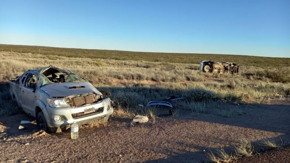 Tremendo vuelco de dos camionetas en Ruta 6 camino al Cuy