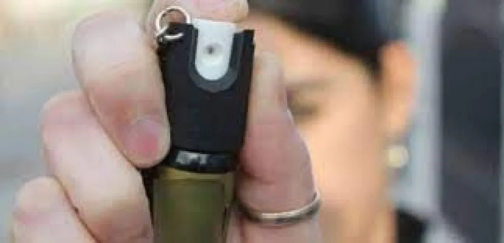 Un ladrón fue reconocido por "frotarse" los ojos: Su víctima le había arrojado gas pimienta