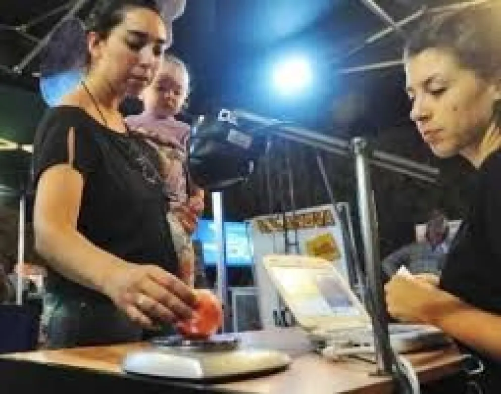 ¿Soñas con el techo propio? En la Fiesta de la Manzana podes participar por un terreno y una casa amueblada