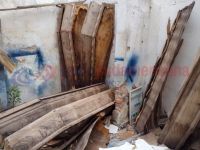 Macabro hallazgo: cuatro ataúdes fueron encontrados en una casa abandonada