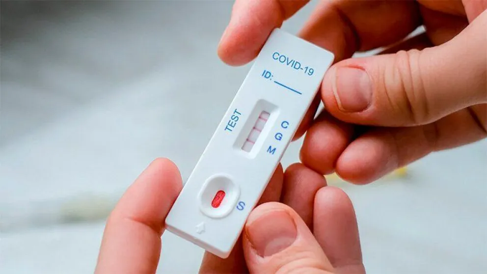 Los casos activos de Covid en Roca siguen superando la barrera de los 800