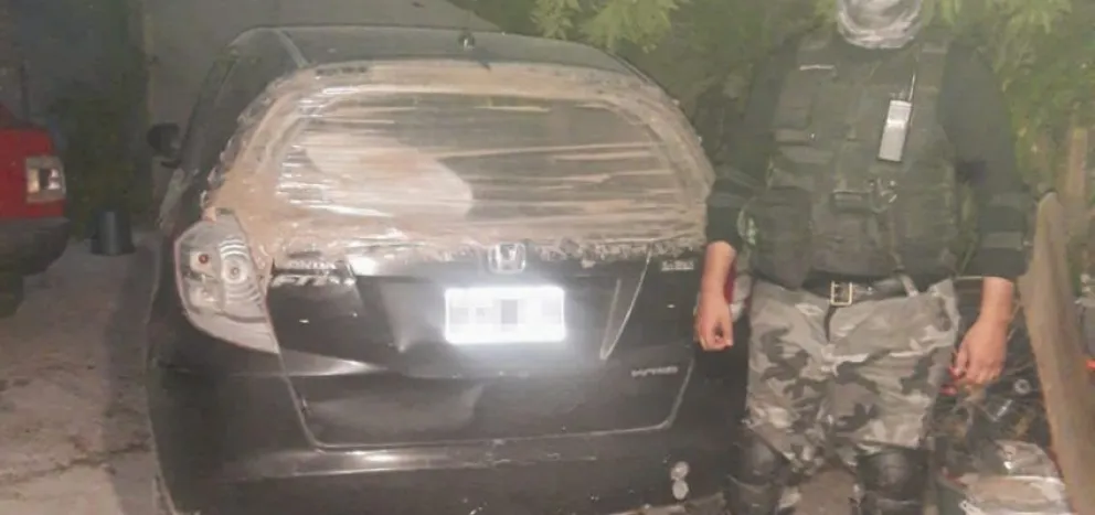 Evadieron un control policial e intentaron fugarse con una importante suma de dinero y marihuana