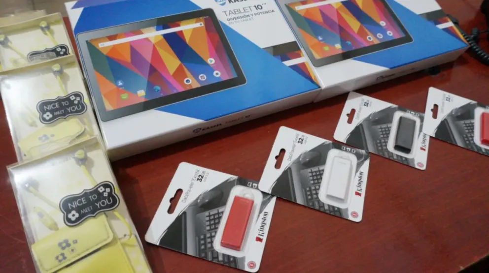 Ya comenzó la entrega de tablets para adolescentes roquenses 