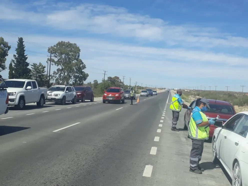 Camiones, controles y documentación: si vas a viajar en auto tenes que saber esto 