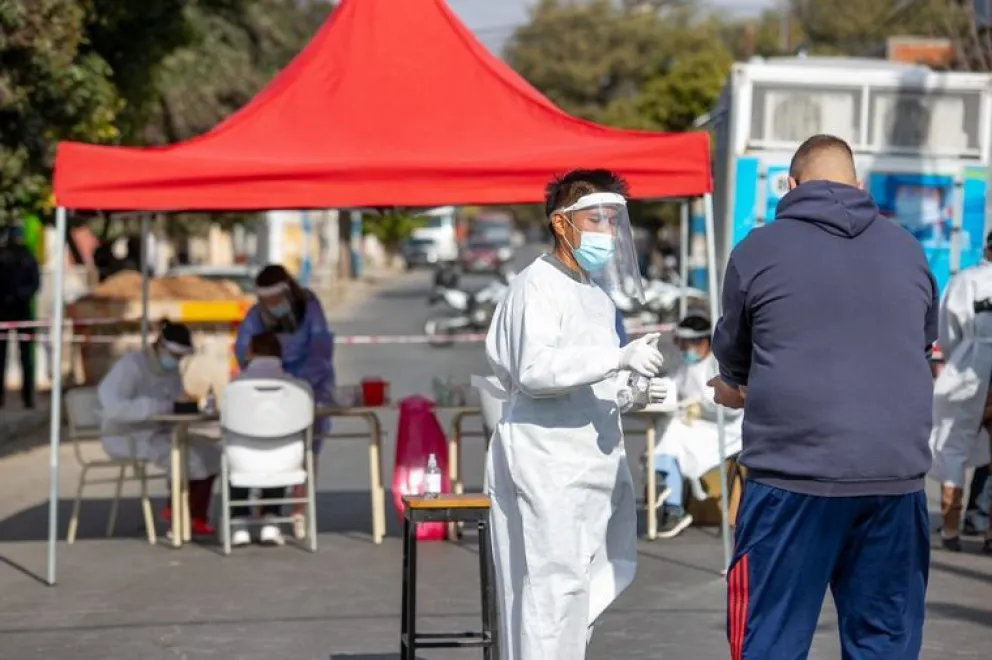 Coronavirus: hubo 318 fallecidos y 42.437 nuevos casos en Argentina