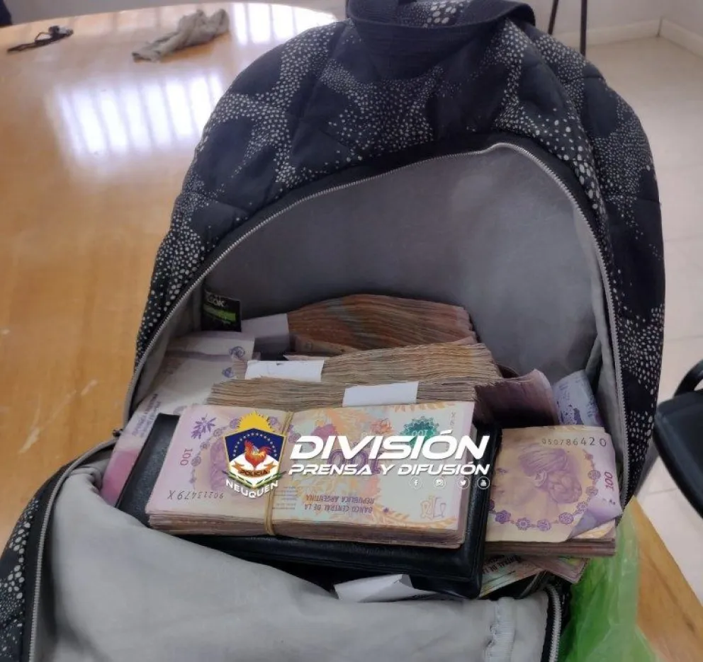 Robaron más de 2 millones de pesos, lograron detenerlos y recuperar el botín