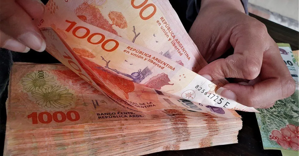 Cómo es el billete de $1.000 que se vende por más de $20.000 por un error 