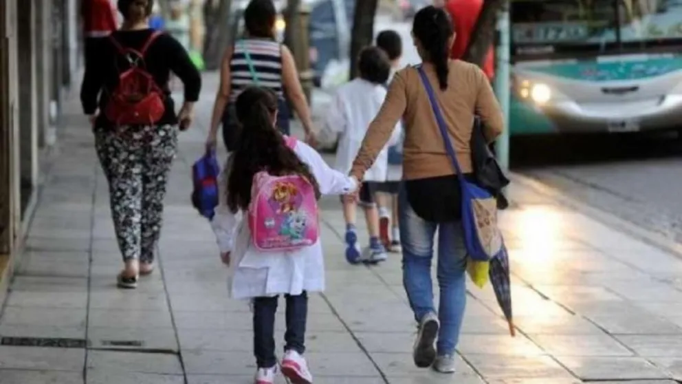 ¿Hay clases hoy lunes 27 de junio?