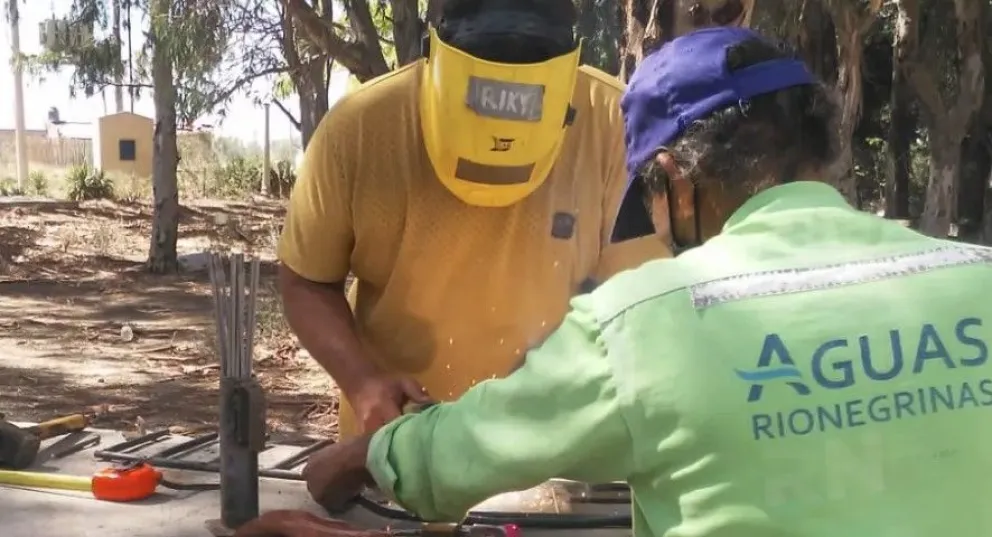 Lamentable: sigue el vandalismo contra el tanque de agua en la zona alta