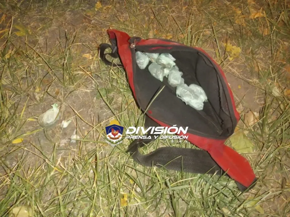 Detuvieron a supuestos transas que llevaban encima cocaína y marihuana