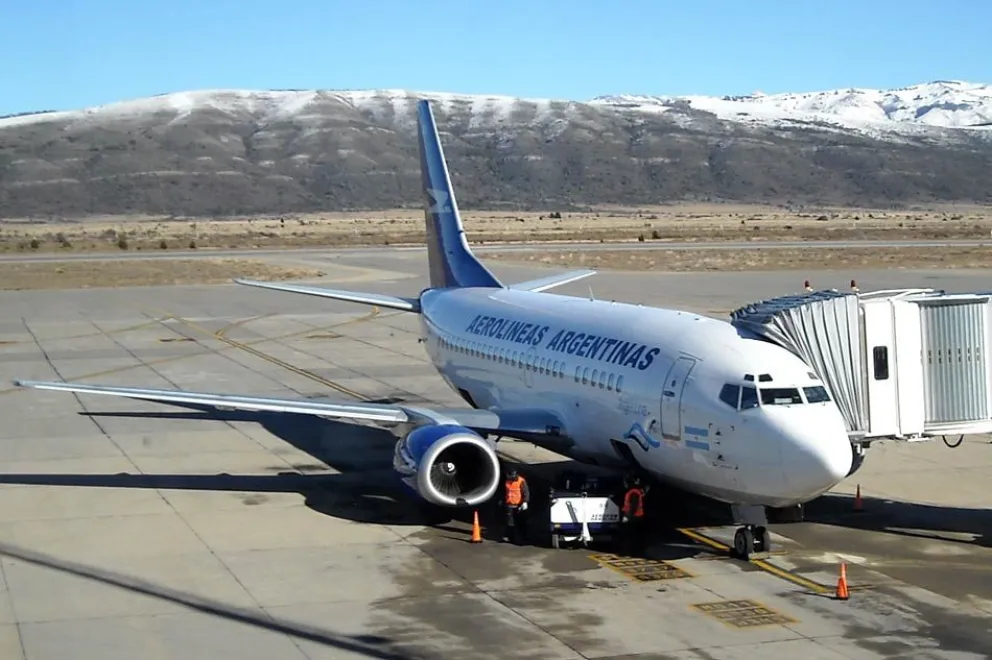 En julio habilitarán dos vuelos semanales directos entre Bariloche y Salta