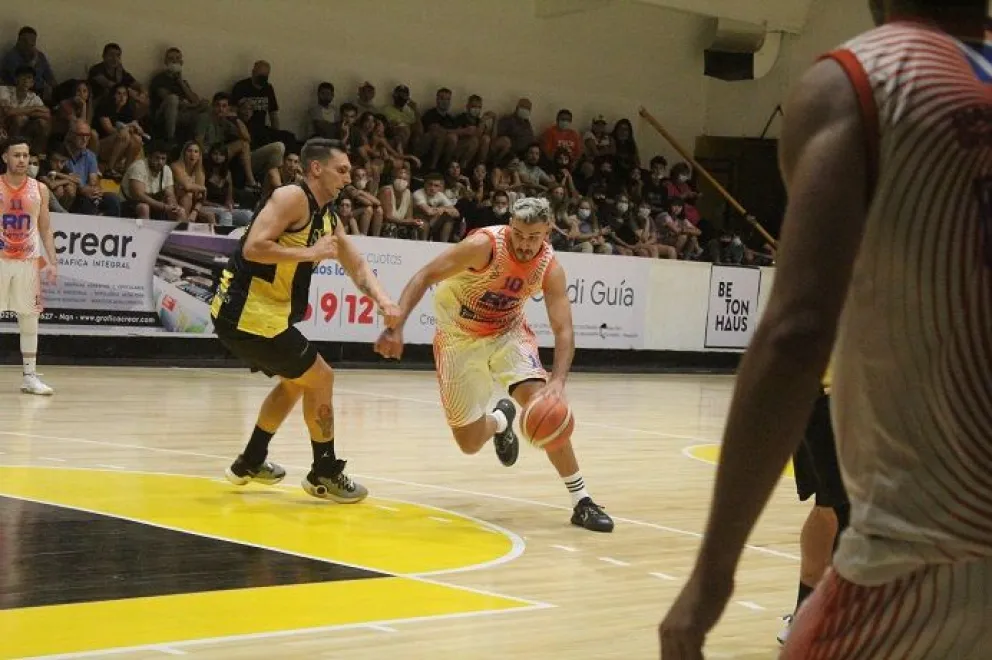 Dura derrota del Deportivo Roca ante Pacífico en la Liga Federal de Básquet