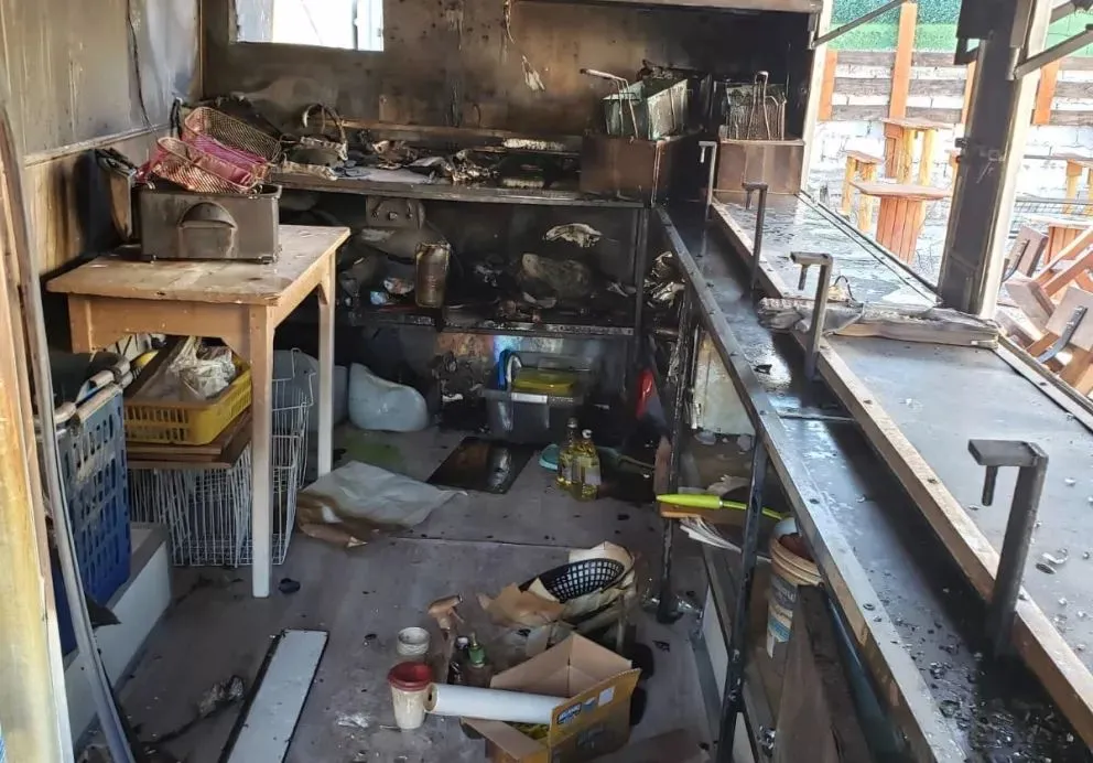 Incendiaron el carro del exintendente en Las Grutas: no quiso hacer la denuncia