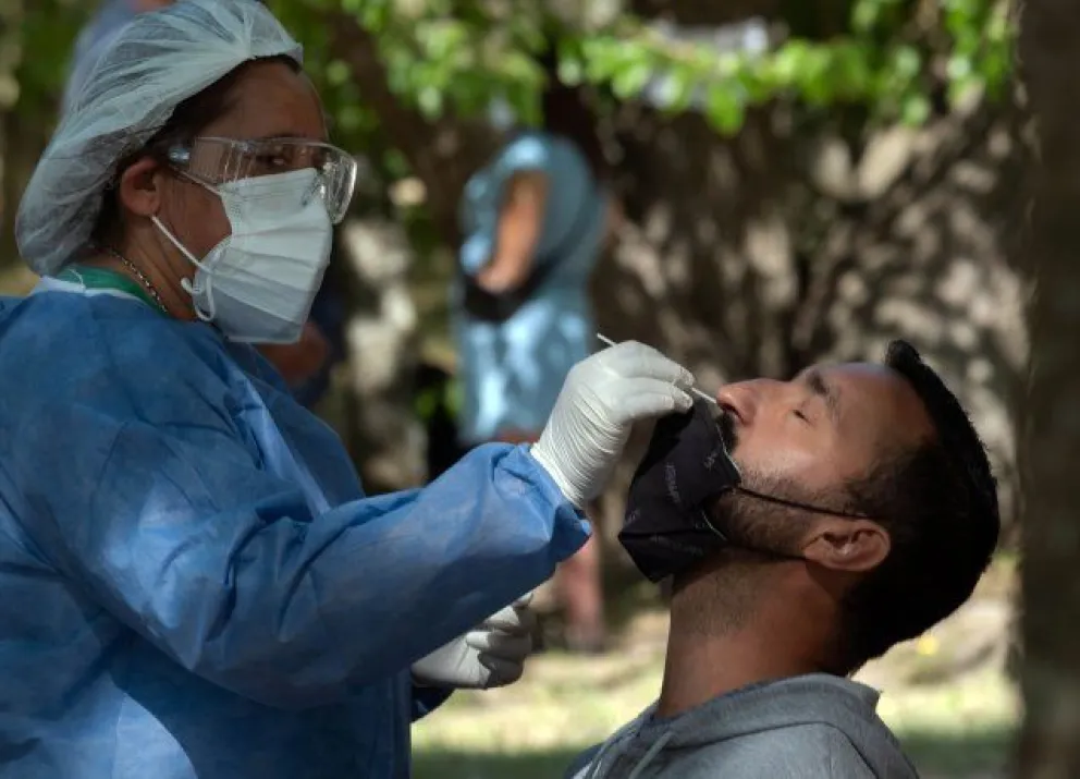 Con 54 altas, la ciudad tiene 726 pacientes de Covid-19