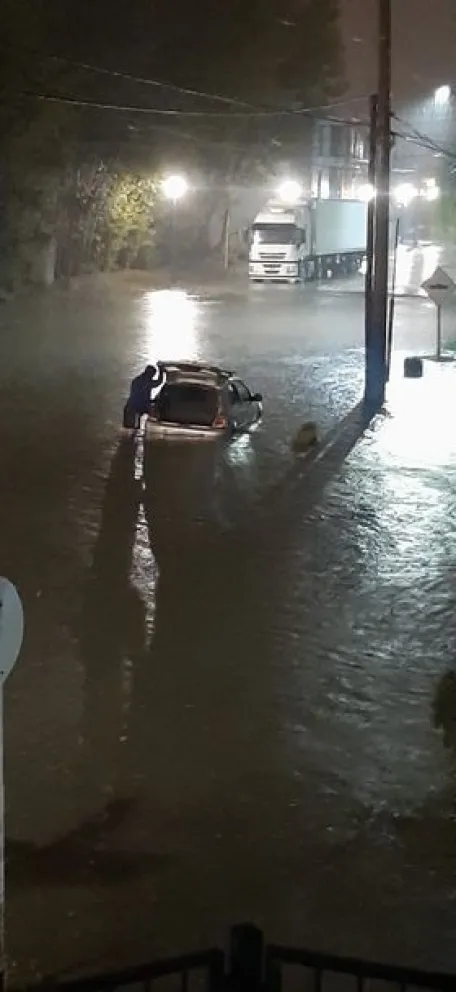 Lo que dejó la tormenta: Familias evacuadas, calles inundadas y numerosas complicaciones