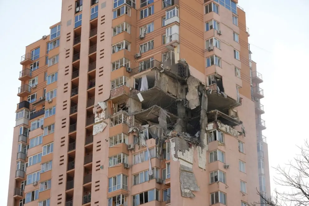 Así impactó un misil ruso contra un edificio residencial en Kiev