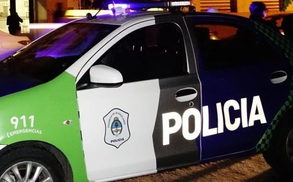 Vecinos socorrieron a una mujer que huía desnuda por la calle tras la golpiza de su ex pareja