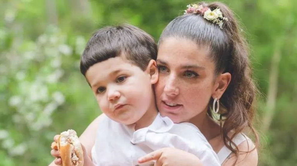 Juana Repetto recibió una lluvia de críticas en redes por cómo llevó a su hijo al primer día de clases