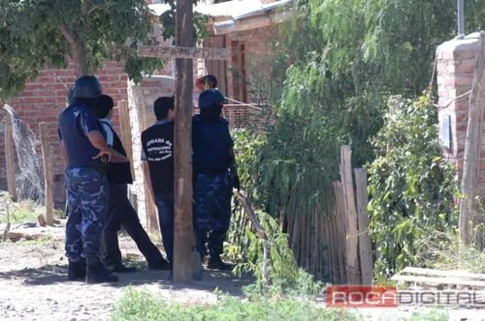 Allanamientos en busca de asaltante