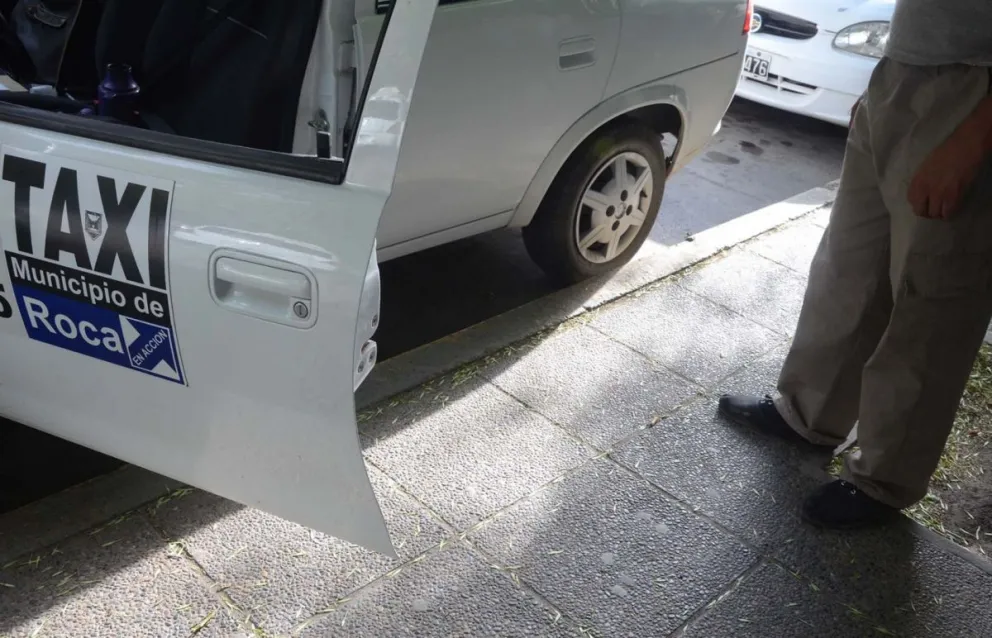 Circulan taxis sin habilitación en la ciudad: ¿Dónde denunciar?