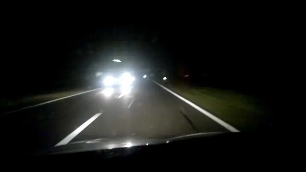 VIDEO: un vecino reclama más iluminación en calles rurales de Roca