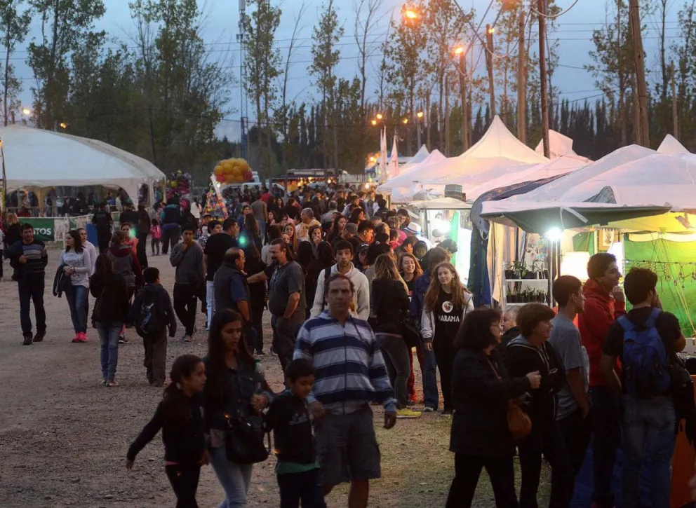 FNM 2022: por dónde son los accesos, ubicación de escenarios, baños y más 