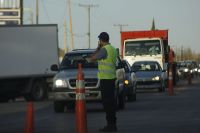 Un camión tenía pedido de secuestro en Chaco y apareció en la entrada al Alto Valle