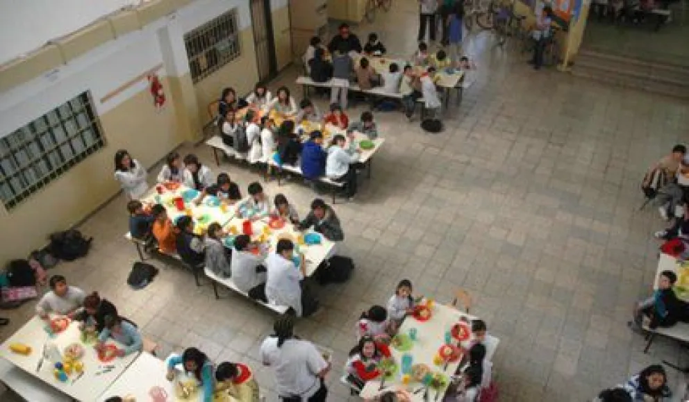 Frutas y verduras para comedores escolares de Río Negro y Neuquén