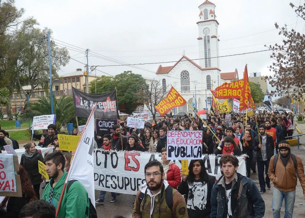 Comienza el paro Universitario de 48 horas en la UNCo y la UNRN