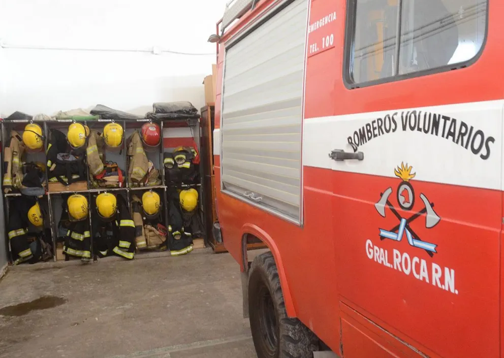 Una explosión en un taller mecánico desató un terrible incendio