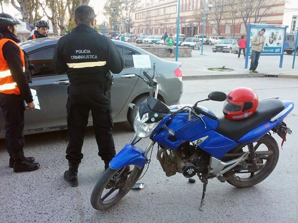 El automóvil fue secuestrado tras los incidentes. (Foto gentileza FM La Súper)