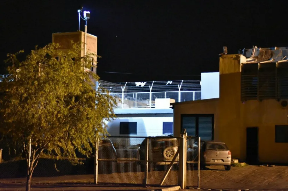 Un grupo de internos abusó de un preso y su esposa en el Penal II