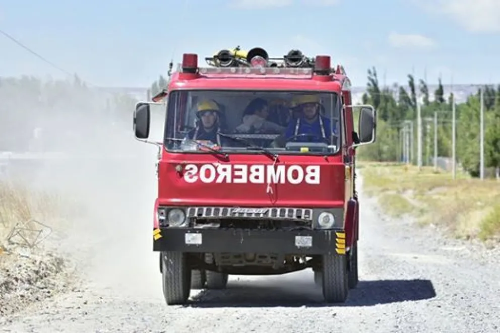 El fuego fue advertido por policías que hacían un patrullaje, una patrullaje en la zona. Al notar el humo. Foto (gentileza)