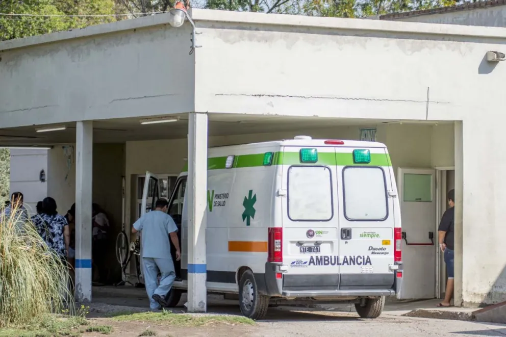 Un trágico choque en la zona rural de Roca se llevó la vida de dos jóvenes personas 
