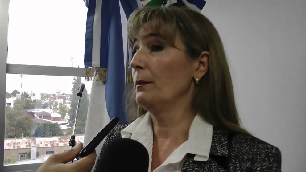 La Defensora del Pueblo se puso las botas por los subsidios de gas y de luz