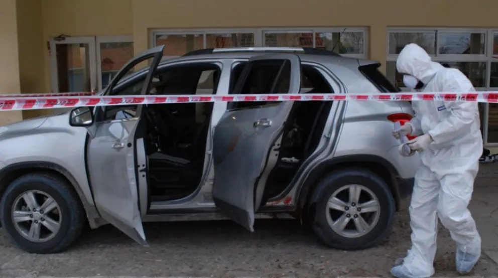 El vehículo en el que la víctima fue trasladada al hospital está siendo peritado en estos momentos.