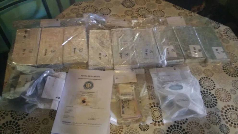 Los 7,8 kilos de marihuana fueron secuestrados en la casa donde ocurrió el crimen.