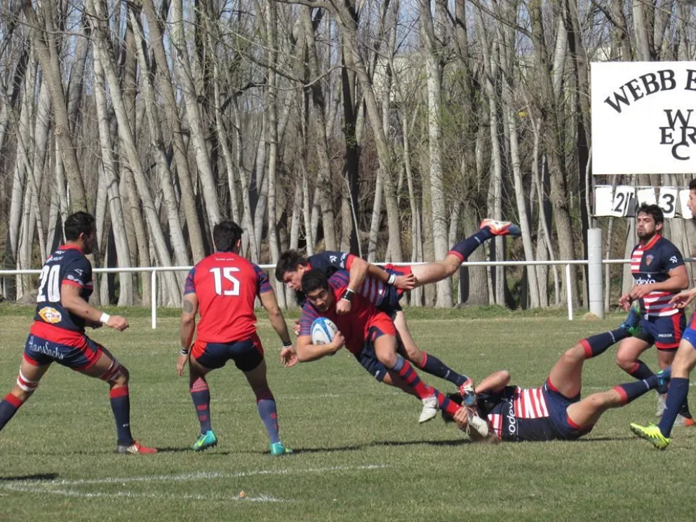 Los "rojos" bancaron todo y fueron superiores.