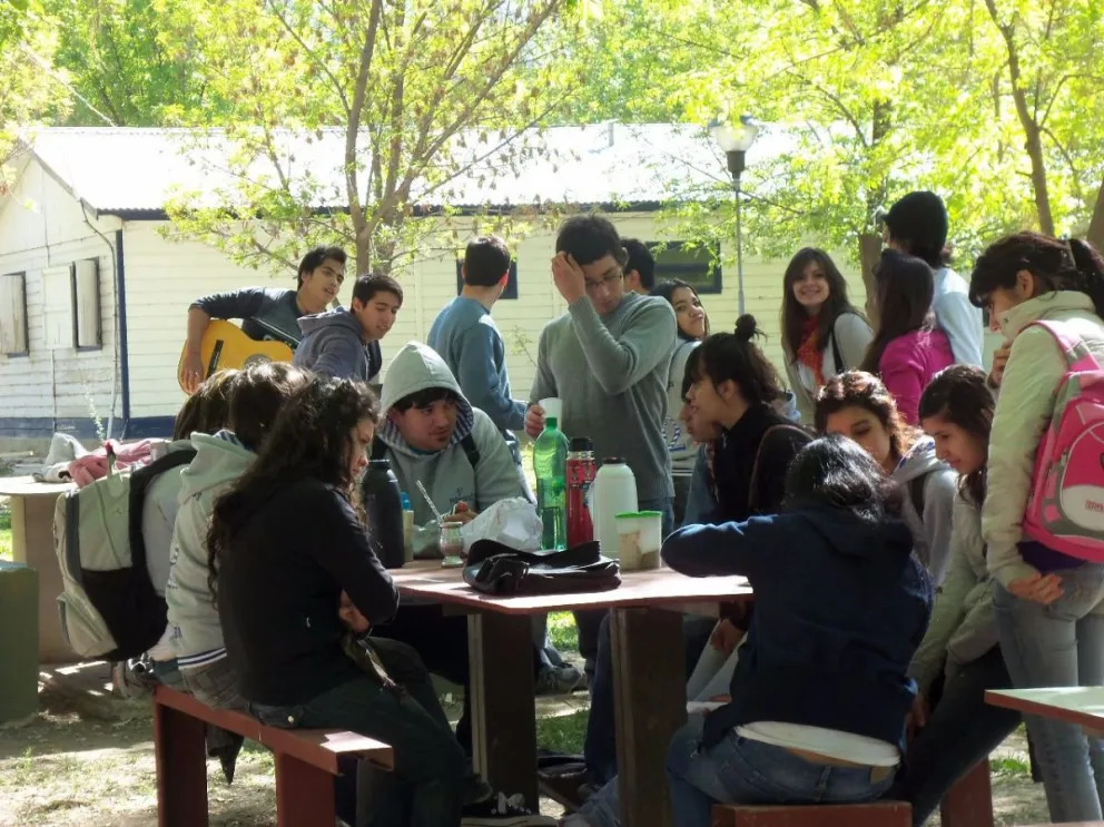 Roca es la ciudad que miles de estudiantes eligen para vivir y formarse