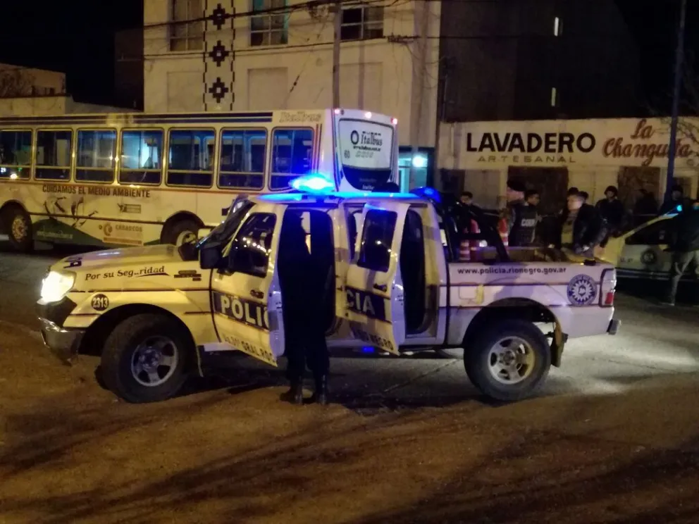 Escándalo a bordo: dos mujeres se pelearon a fuerza de puño por unas bombachas 