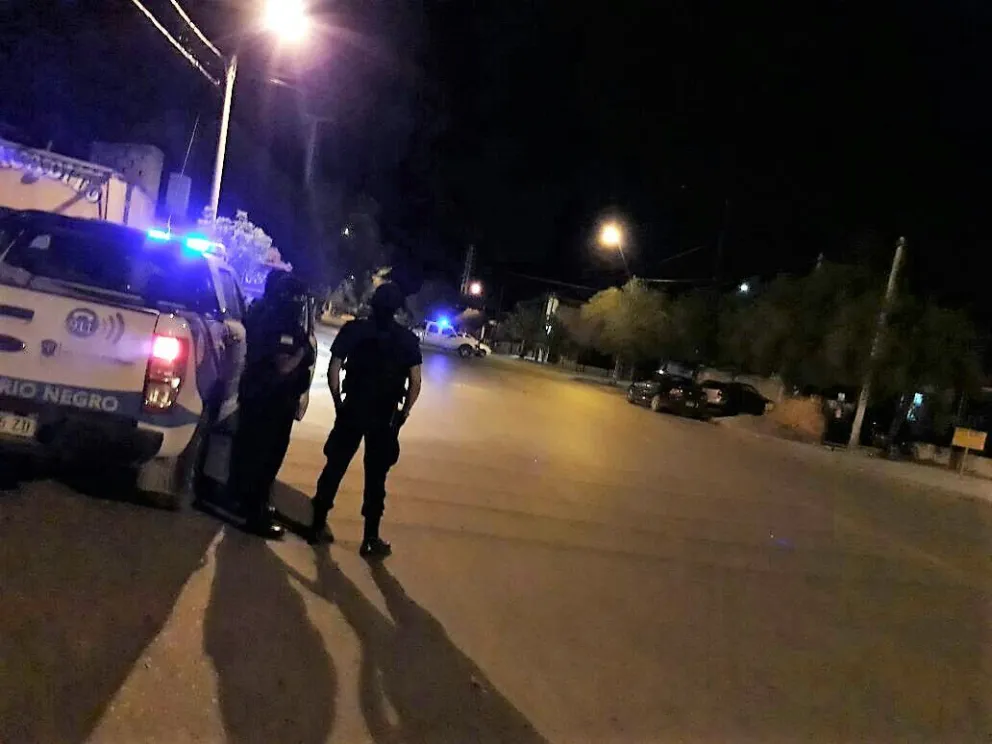 La policía realizó allanamientos en distintos barrios.