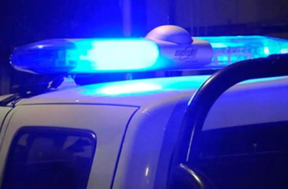 Las imágenes muestran el momento en que el hombre se mueve por los techos. Foto: captura de video