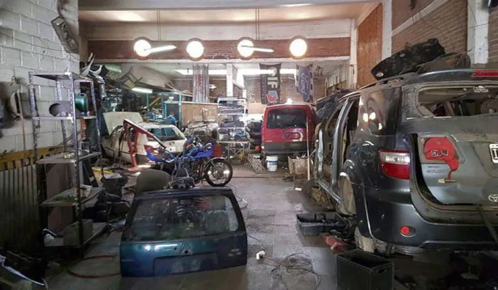 Le disparó en la cabeza al dueño de un taller mecánico: Se investigan las causas
