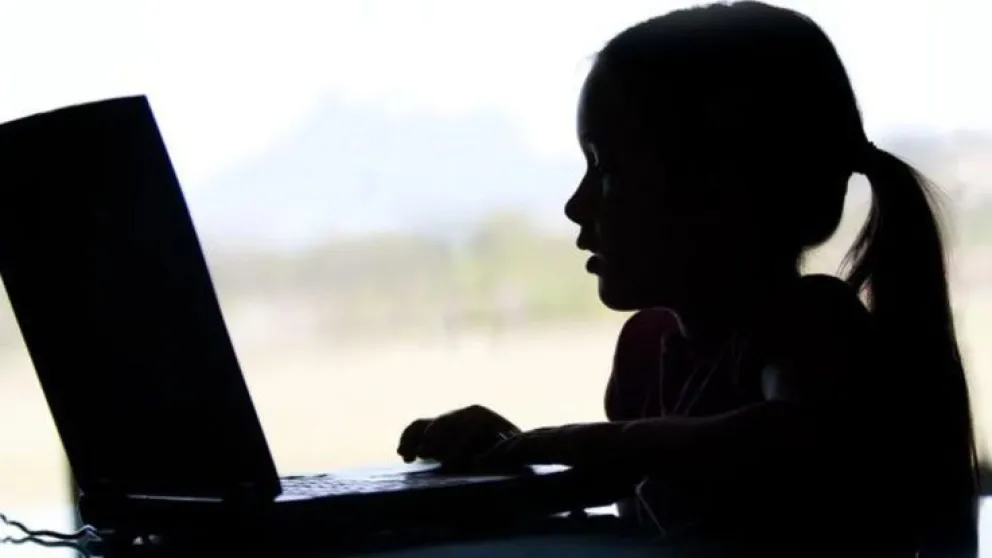 Acosó virtualmente a una menor y un Tribunal confirmó la condena contra un profesor de secundaria