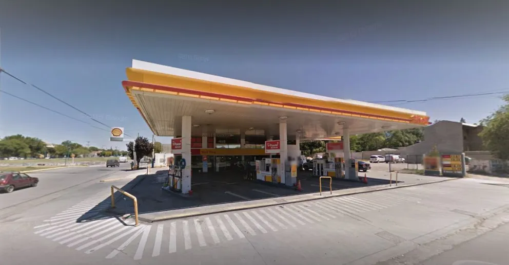 La policía los vigilaba, pararon a cargar nafta y terminaron detenidos 