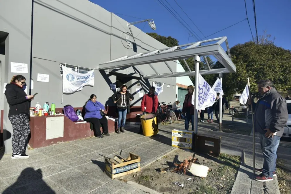 Siguen los reclamos en San Cirano que ya debe tres meses de sueldo 