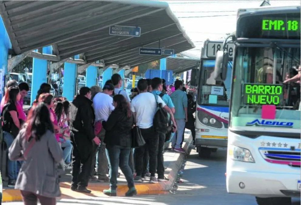 Universidades roquenses proyectaron un corredor seguro y cambiar el recorrido del colectivo
