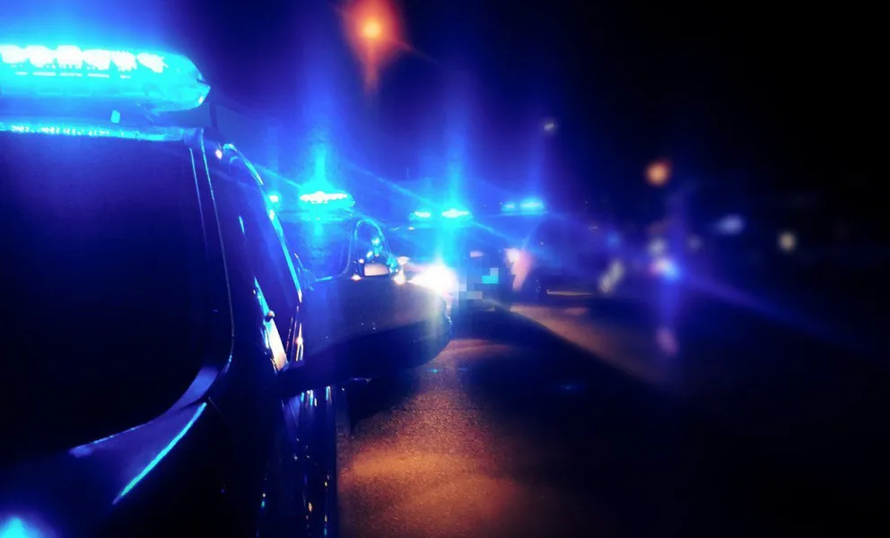 Robaron una mochila y tras una persecución policial fueron atrapados